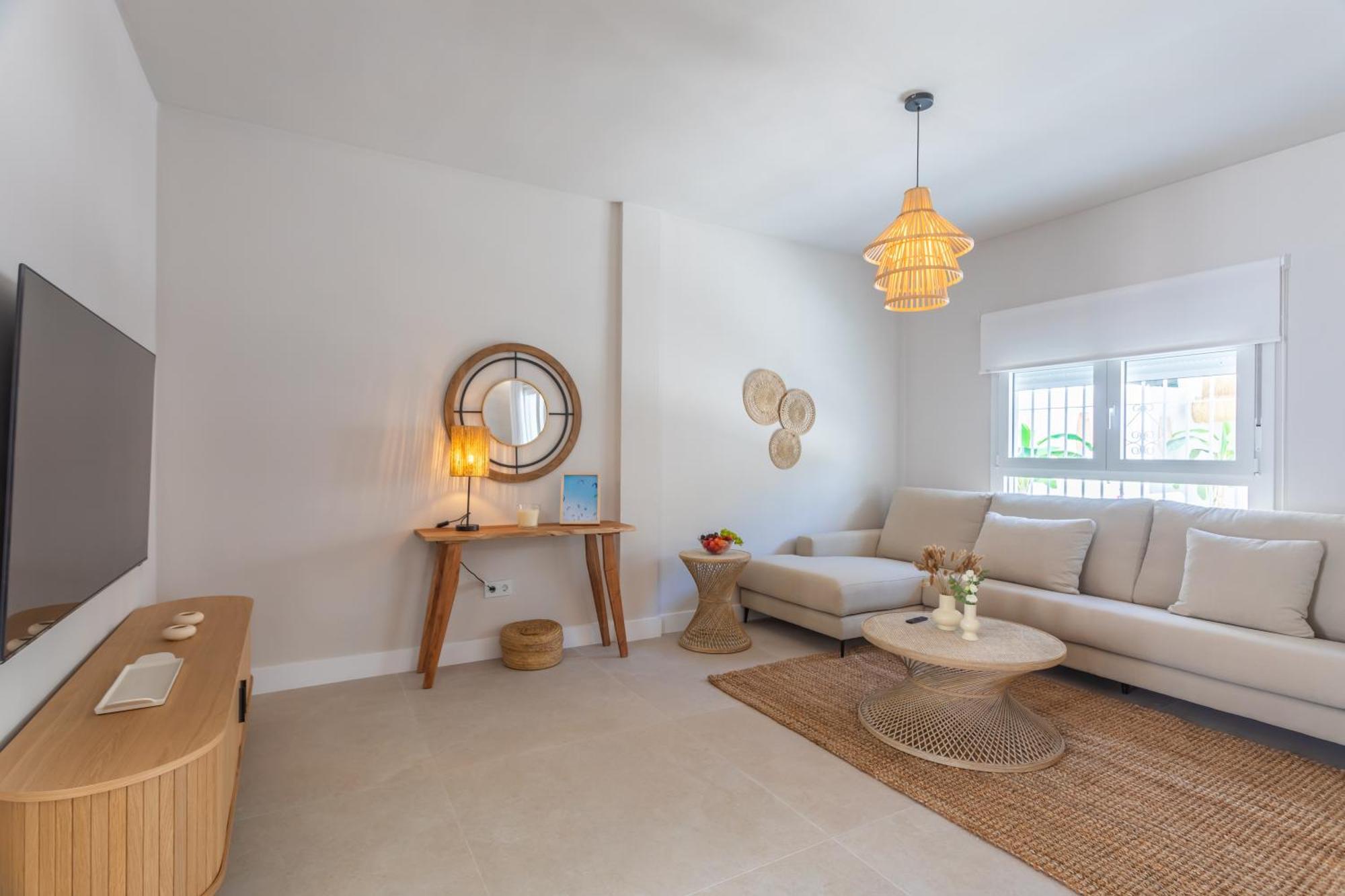 Espectacular Adosado - Patio, Piscina & Office Apartment *