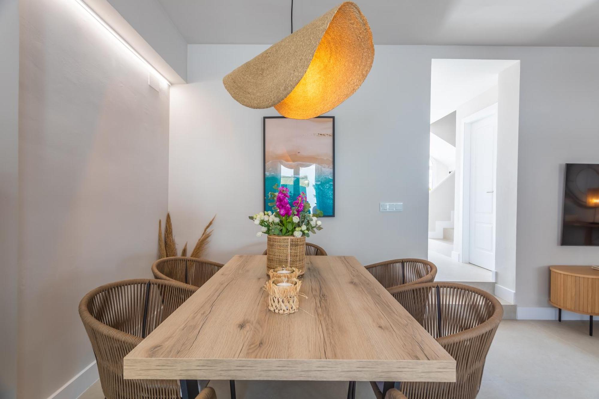 Espectacular Adosado - Patio, Piscina & Office Apartment