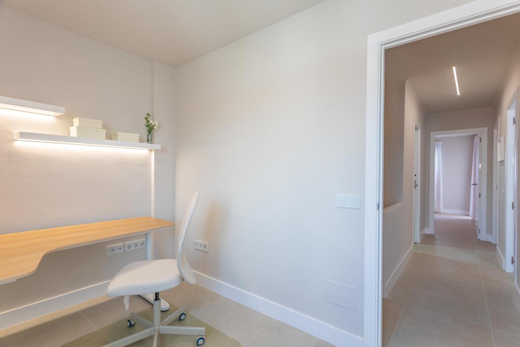 Espectacular Adosado - Patio, Piscina & Office Apartment *